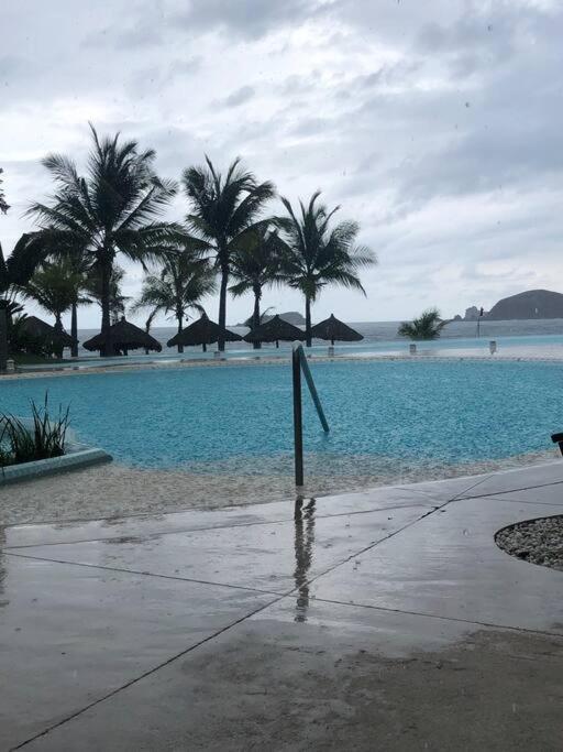 Bay View Grand Marina Ixtapa Condo En Pie De Playa Extérieur photo